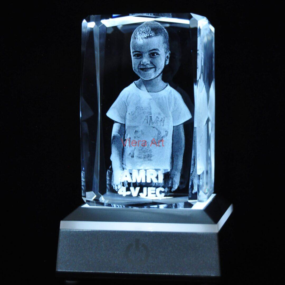 dhurate per femije - portret 3D - dhurata me foto per femije - 3D crystal - foto ne kristal - vlera art - dhurata per kalamaj - dhurata per 1 qershorin - dhurata per ditelindje