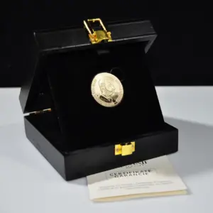 Monedhe e personalizuar - monedhe me logo- personalized coin- trofe per institucione shteterore- vlera art-monedhe floriri e personalizuar - costumized gold coin